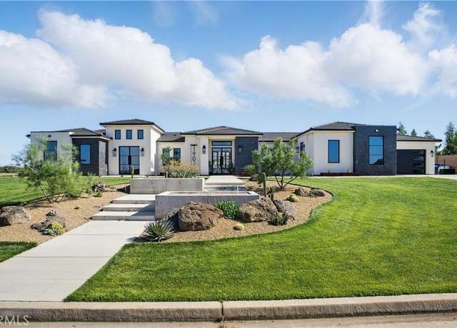 Property at 1901 E Sorrento Ct, Merced, CA 95340, 5 beds, 3 baths