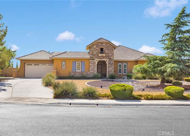 Property at 12916 Hyperion Ln, Apple Valley, CA 92308, 5 beds, 3.5 baths