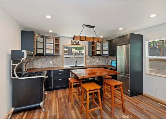 Property at 675 Pinnacle Dr, Lake Arrowhead, CA 92352, 3 beds, 2 baths