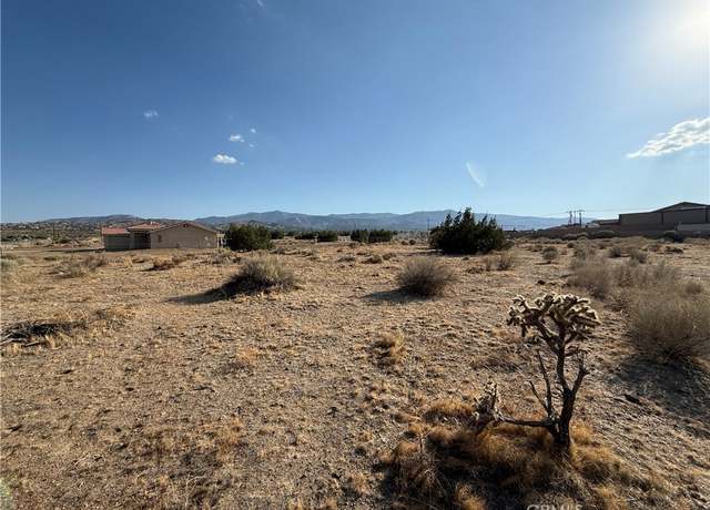 Property at 9610 Mescalero Rd, Phelan, CA 92371