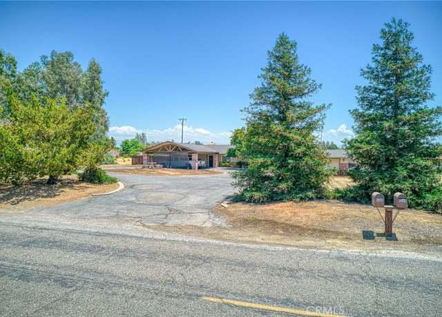 Property at 5400 Amber Ave, Clovis, CA 93619, 4 beds, 2 baths