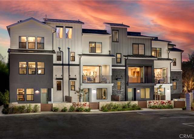 Property at 19071 Main St #113, Huntington Beach, CA 92648, 3 beds, 2.5 baths