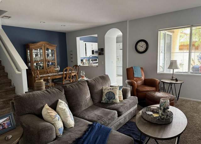 Property at 625 Sumner Way #2, Oceanside, CA 92058, 4 beds, 2.5 baths