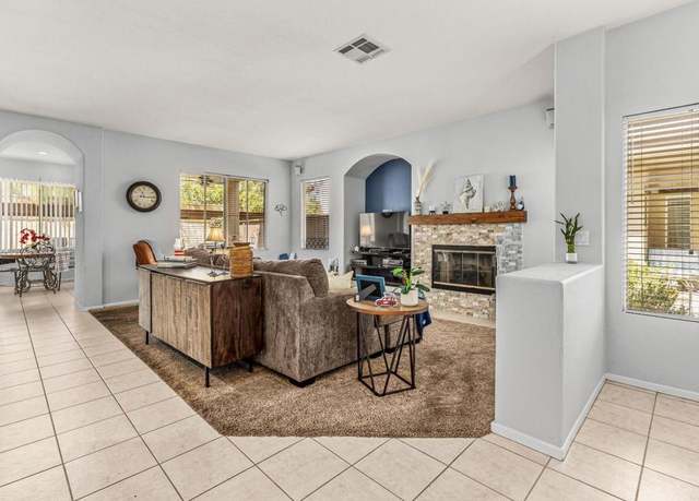 Property at 625 Sumner Way #2, Oceanside, CA 92058, 4 beds, 2.5 baths