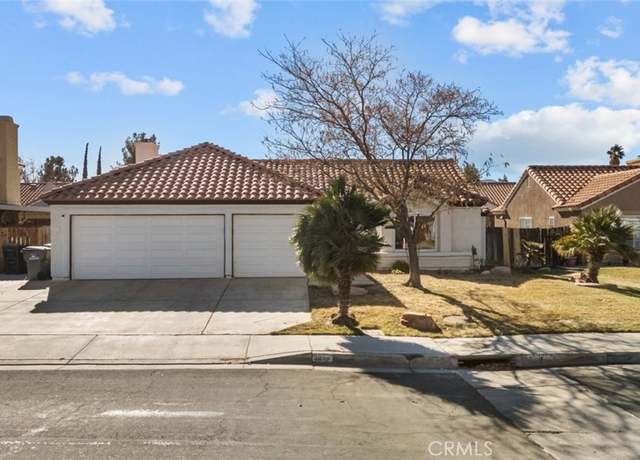 Property at 1512 Kings Rd, Palmdale, CA 93551, 4 beds, 2 baths