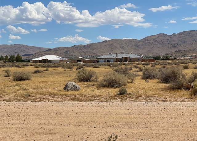 Property at 1 Klickitat Ave, Apple Valley, CA 92307