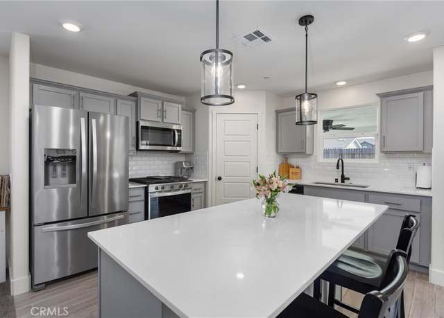 Property at 10107 Estacada Ave, Bakersfield, CA 93311, 4 beds, 3 baths