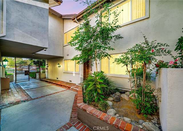 Property at 18619 Collins St Unit F35, Tarzana, CA 91356, 3 beds, 2 baths
