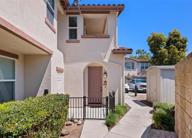 Property at 414 Avenida De La Luna, Vista, CA 92083, 2 beds, 2 baths