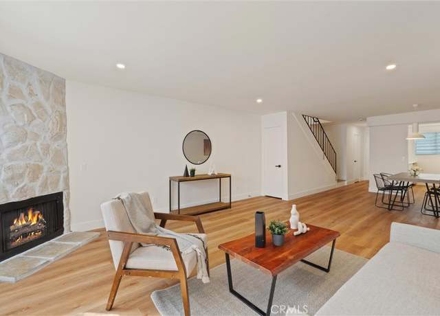 Property at 525 E Verdugo Ave Unit E, Burbank, CA 91501, 2 beds, 2.5 baths