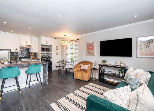 Property at 23325 La Crescenta Unit D, Mission Viejo, CA 92691, 1 bed, 1 bath