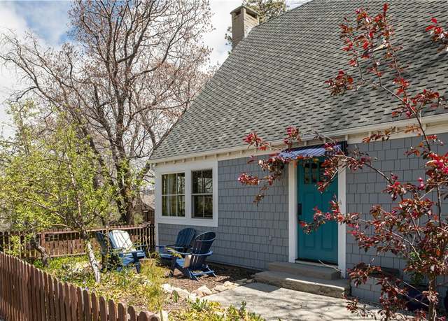 Property at 419 Hemlock Dr, Lake Arrowhead, CA 92352, 3 beds, 2 baths