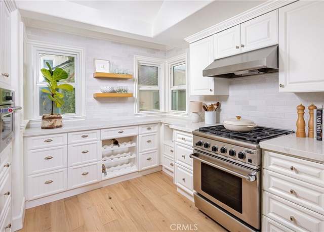 Property at 423-1/2 Poppy Ave, Corona Del Mar, CA 92625, 3 beds, 3.5 baths