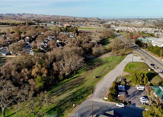 Property at 42 Old County Rd, Templeton, CA 93465