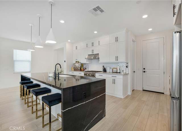 Property at 27824 Marquee Dr, Valencia, CA 91381, 4 beds, 3 baths