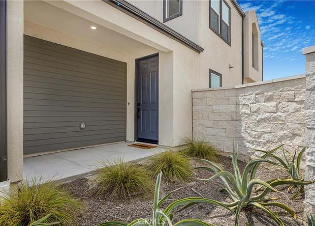 Property at 27824 Marquee Dr, Valencia, CA 91381, 4 beds, 3 baths