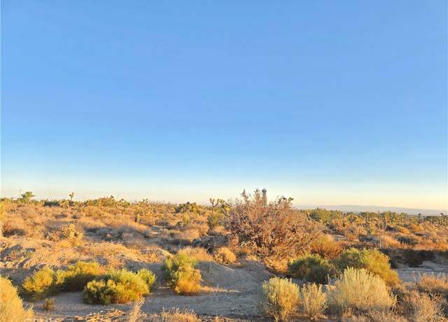 Property at 4044 Nielson Rd, Phelan, CA 92371