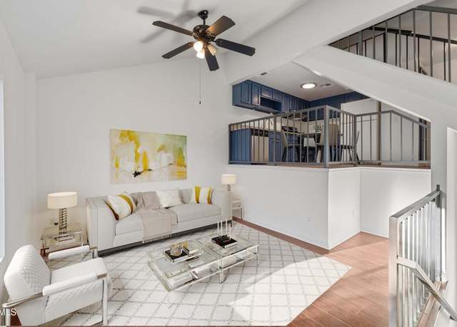Property at 248 E Washington Blvd #4, Pasadena, CA 91104, 3 beds, 2 baths