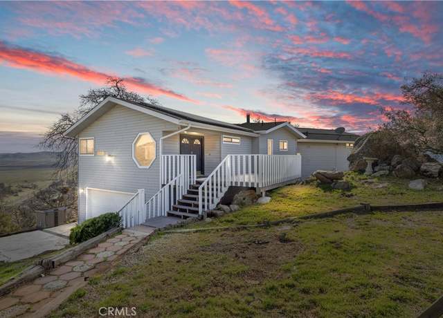 Property at 29300 Elkhorn Pl, Tehachapi, CA 93561, 4 beds, 2.5 baths