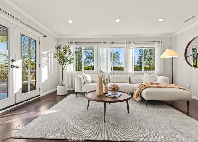 Property at 5386 Harter Ln, La Canada Flintridge, CA 91011, 5 beds, 5.5 baths
