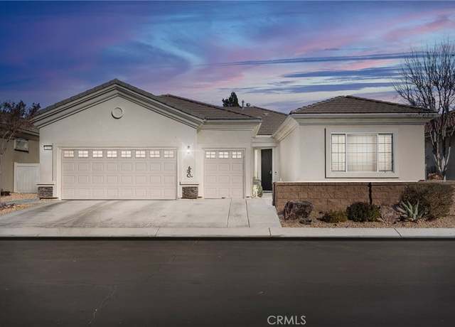 Property at 19344 Macklin St, Apple Valley, CA 92308, 2 beds, 2.5 baths