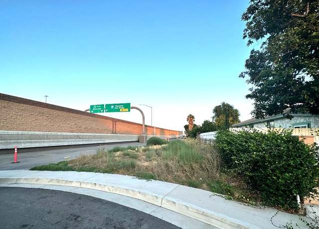 Property at 207 S Victoria Ave, Corona, CA 92879