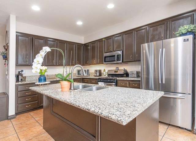 Property at 400 Colt St, San Jacinto, CA 92582, 4 beds, 3 baths