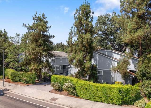 Property at 23163 Mulholland Dr #6, Woodland Hills, CA 91364, 2 beds, 2.5 baths