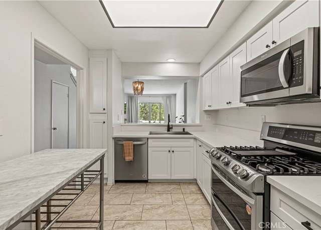Property at 24512 McBean Pkwy #58, Valencia, CA 91355, 2 beds, 3 baths