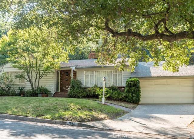 Property at 2883 Hermosita Dr, Glendale, CA 91208, 2 beds, 1.5 baths