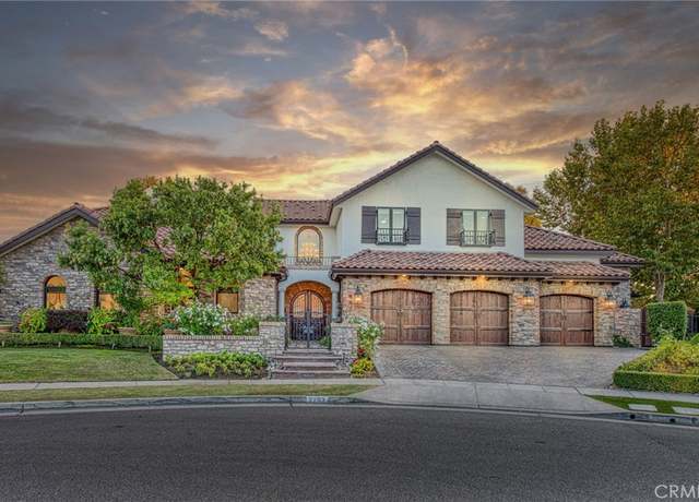 Property at 2283 E Sarazen Ave, Fresno, CA 93730, 4 beds, 4.5 baths