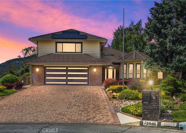 Property at 13046 Oak Crest Dr, Yucaipa, CA 92399, 3 beds, 2.5 baths