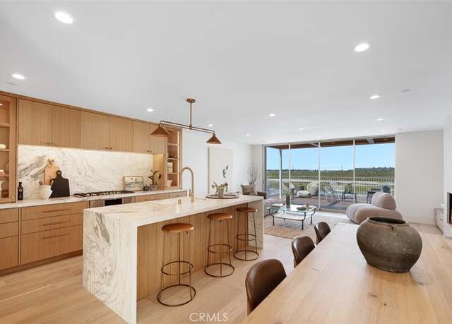 Property at 207 Canal St, Newport Beach, CA 92663, 4 beds, 4 baths