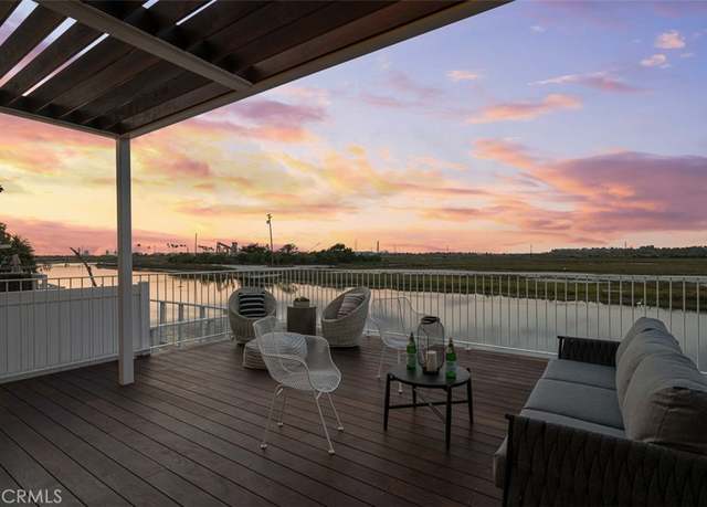 Property at 207 Canal St, Newport Beach, CA 92663, 4 beds, 4 baths