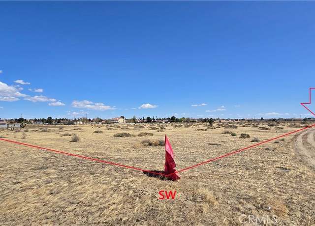 Property at 800 E Avenue K14, Lancaster, CA 93535