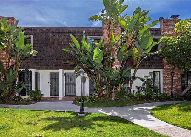 Property at 16703 Castaway Ln, Huntington Beach, CA 92649, 2 beds, 2.5 baths