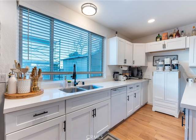 Property at 8079 White Rd, Phelan, CA 92371, 3 beds, 2 baths
