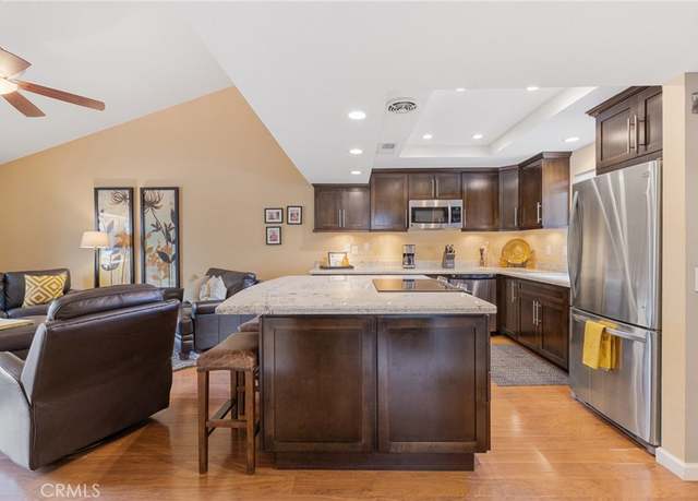 Property at 40514 Bay Hill Way, Palm Desert, CA 92211, 2 beds, 1.5 baths