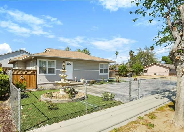 Property at 1210 E Whittier Ave, Hemet, CA 92543, 2 beds, 1 bath