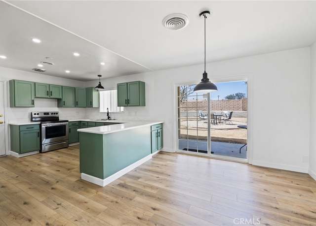 Property at 43415 Illinois Ave, Palm Desert, CA 92211, 2 beds, 2 baths