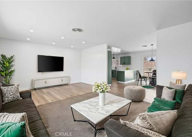 Property at 43415 Illinois Ave, Palm Desert, CA 92211, 2 beds, 2 baths