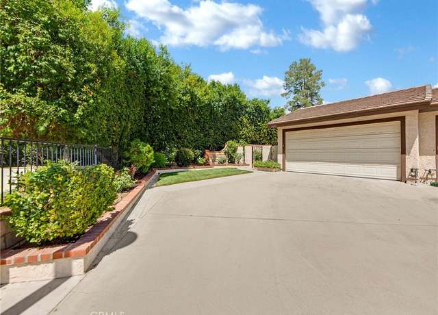 Property at 25690 Neblina Ct, Valencia, CA 91355, 2 beds, 2 baths