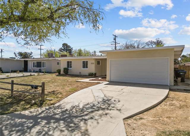 Property at 1438 W Avenue H15, Lancaster, CA 93534, 3 beds, 1 bath