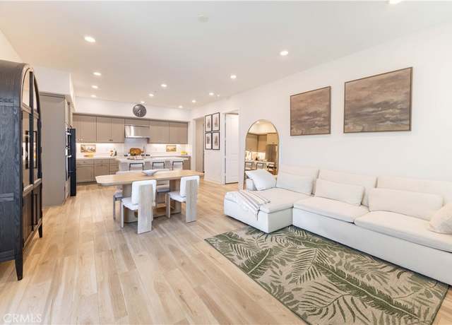 Property at 147 Sash, Irvine, CA 92618, 2 beds, 2 baths
