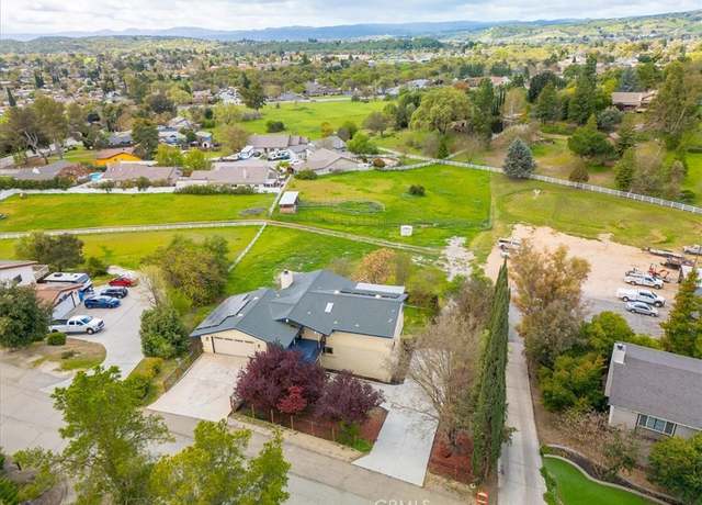 Property at 1042 Vista Grande St, Paso Robles, CA 93446, 3 beds, 3.5 baths