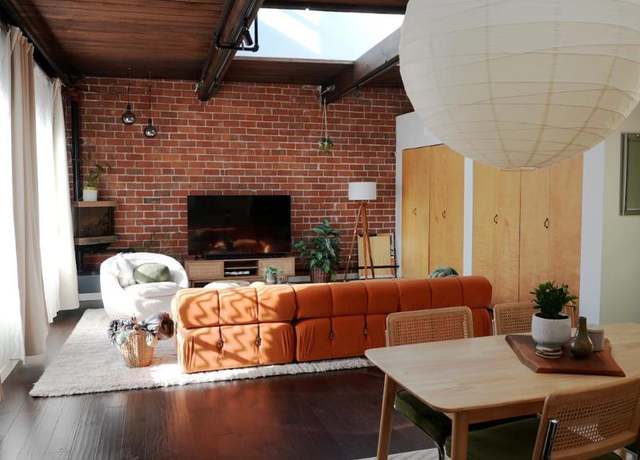 Property at 1250 Powell St #10, Emeryville, CA 94608, 1 bed, 1.5 baths