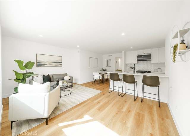 Property at 957 S Gramercy Dr #105, Los Angeles, CA 90019, 2 beds, 2 baths