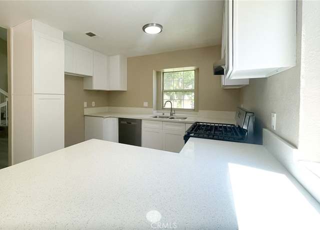 Property at 578 Conifer Dr, Palmdale, CA 93550, 5 beds, 3 baths