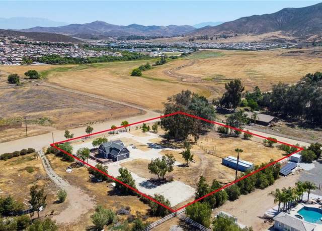 Property at 36055 Maddalena Rd, Winchester, CA 92596, 5 beds, 3 baths