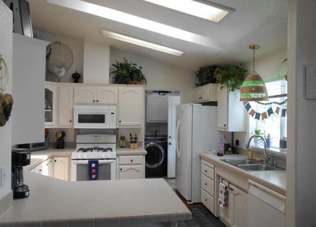 Property at 2003 Bayview Hts #105, San Diego, CA 92105, 3 beds, 2 baths